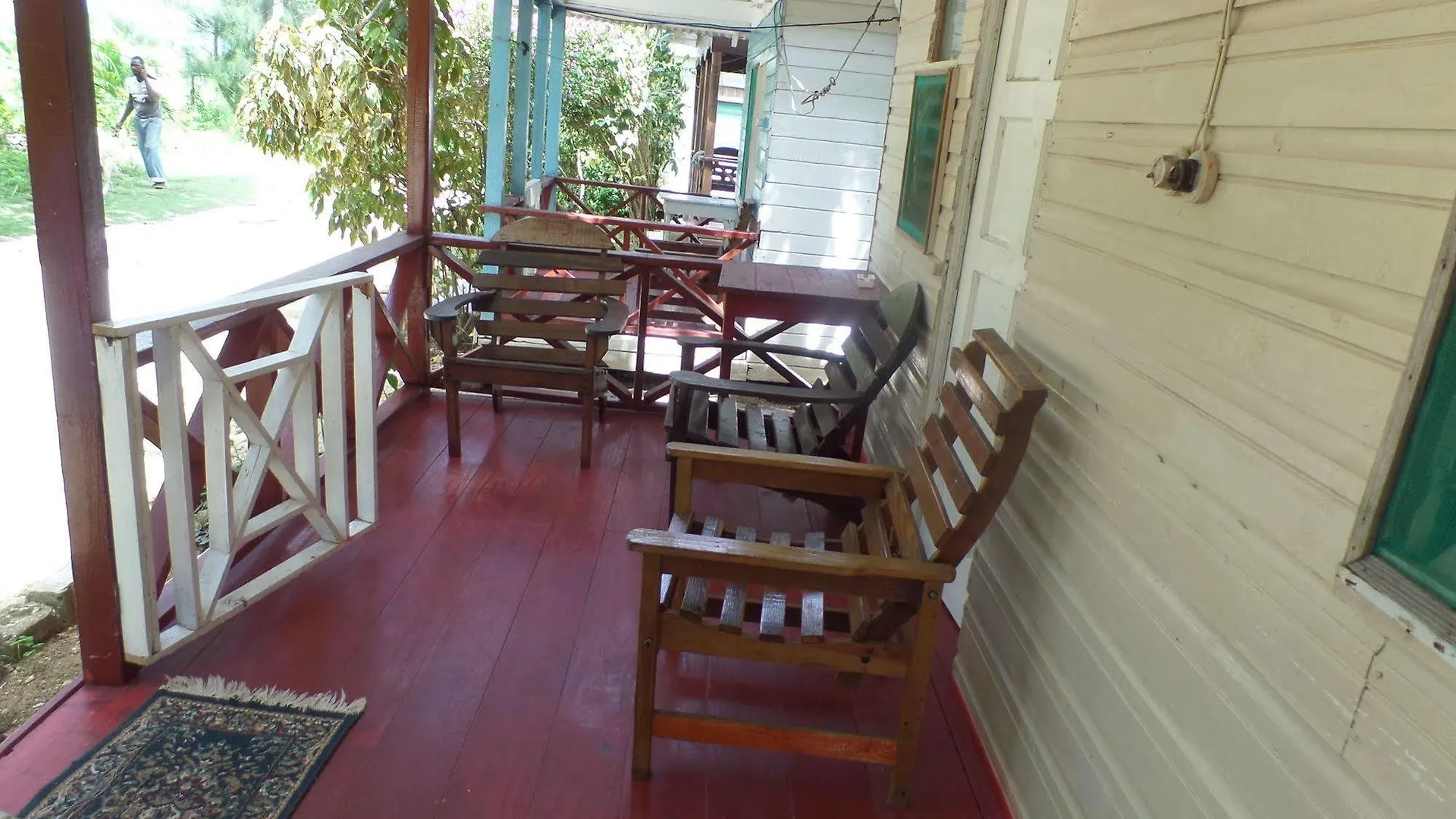 Beach Road Cottages At Jah Bs Negril 2*,